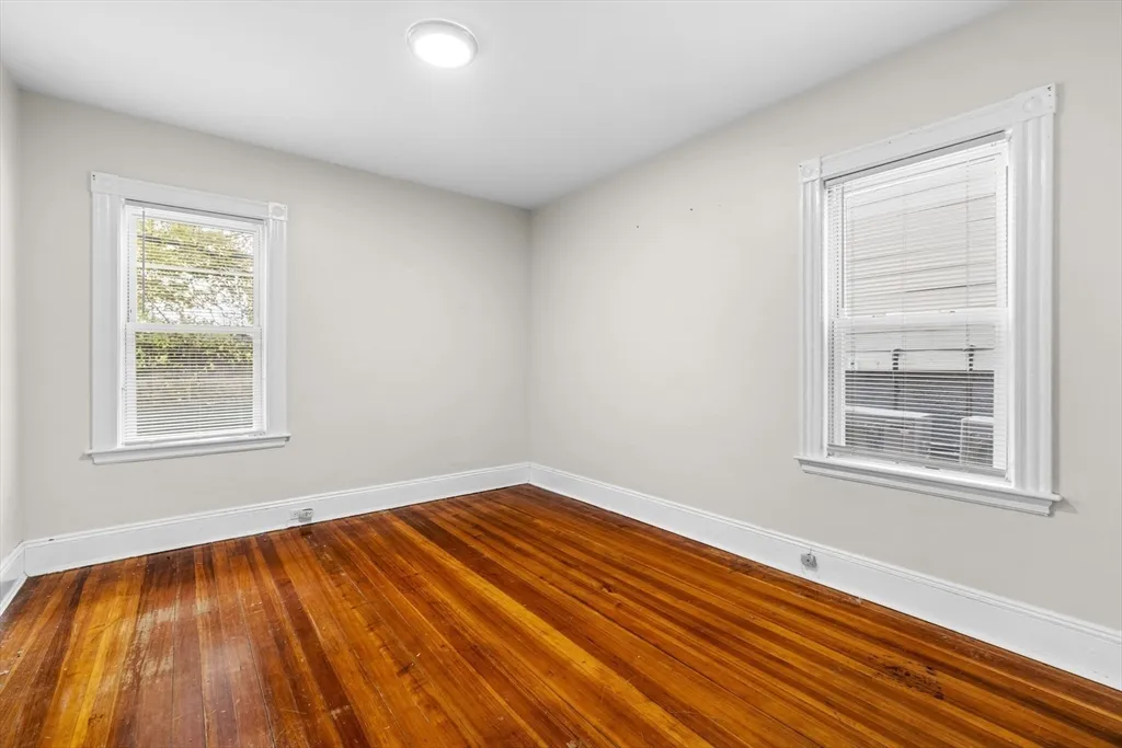 3 bed, 1 bath apartment for rent at 27 Brinsley St Unit 1, Roxbury — photo 13 of 16