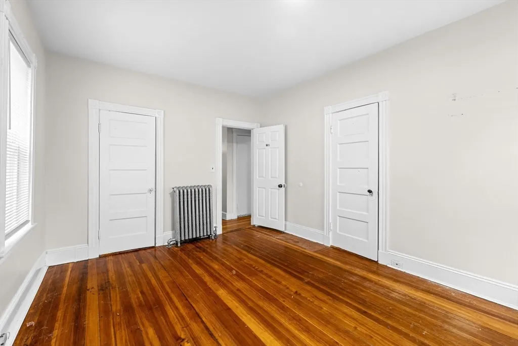 3 bed, 1 bath apartment for rent at 27 Brinsley St Unit 1, Roxbury — photo 14 of 16