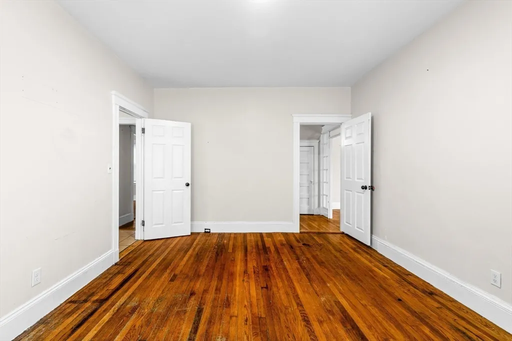 3 bed, 1 bath apartment for rent at 27 Brinsley St Unit 1, Roxbury — photo 6 of 16