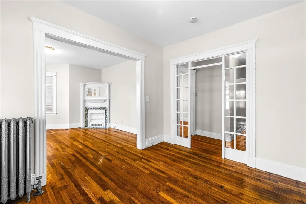 3 bed, 1 bath apartment for rent at 27 Brinsley St Unit 1, Roxbury — photo 2 of 16