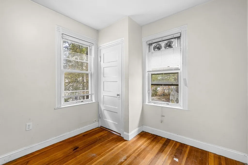3 bed, 1 bath apartment for rent at 27 Brinsley St Unit 1, Roxbury — photo 10 of 16