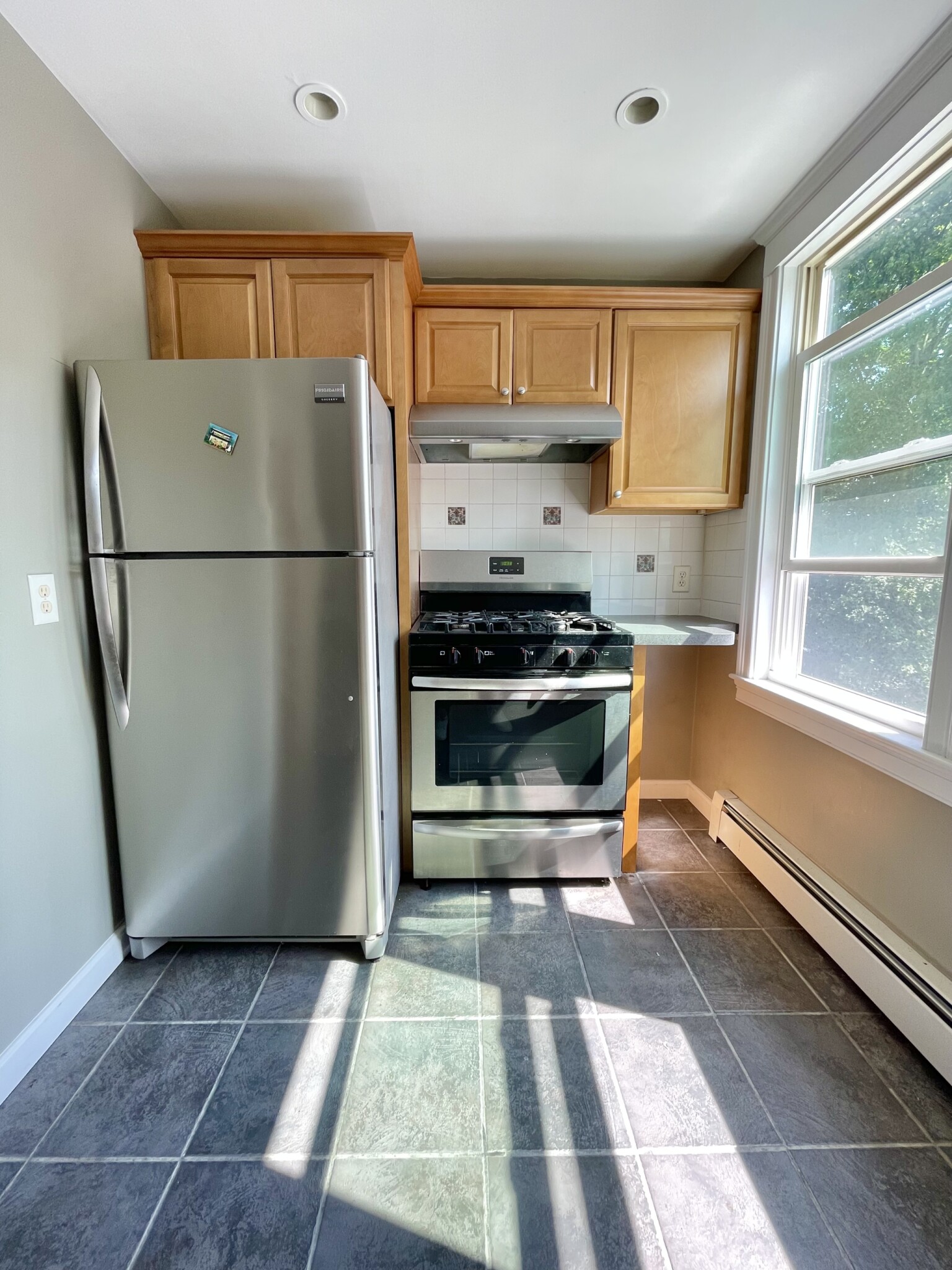 1 bed, 1 bath apartment for rent at 27 Brookview St Unit 3, Dorchester — photo 2 of 19