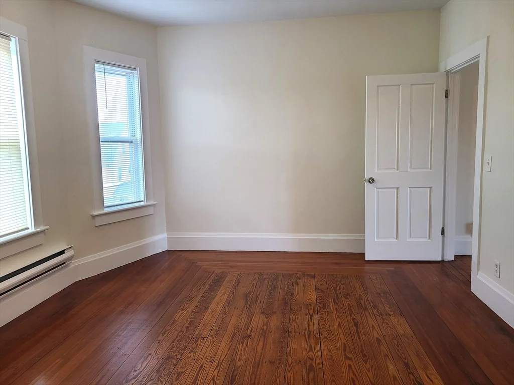 3 bed, 1 bath apartment for rent at 27 Buttonwood St Unit 1, Dorchester — photo 5 of 22
