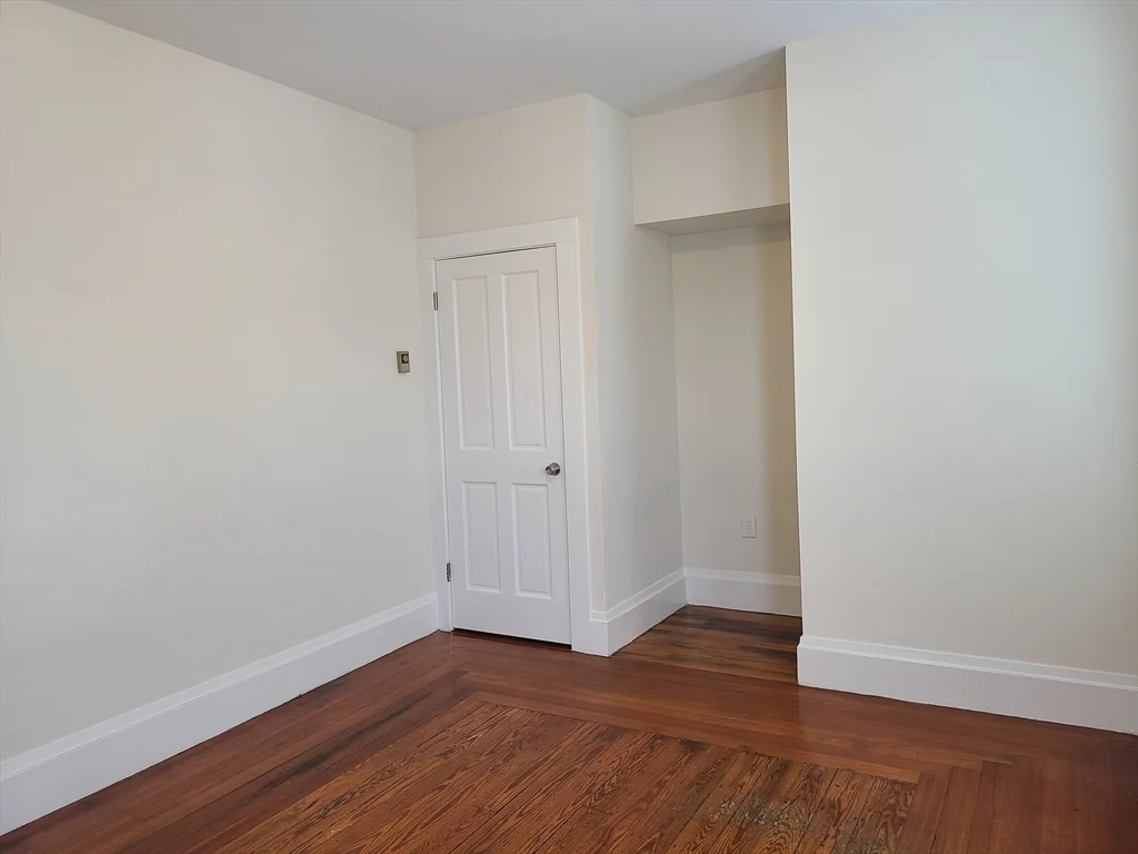 3 bed, 1 bath apartment for rent at 27 Buttonwood St Unit 1, Dorchester — photo 4 of 22