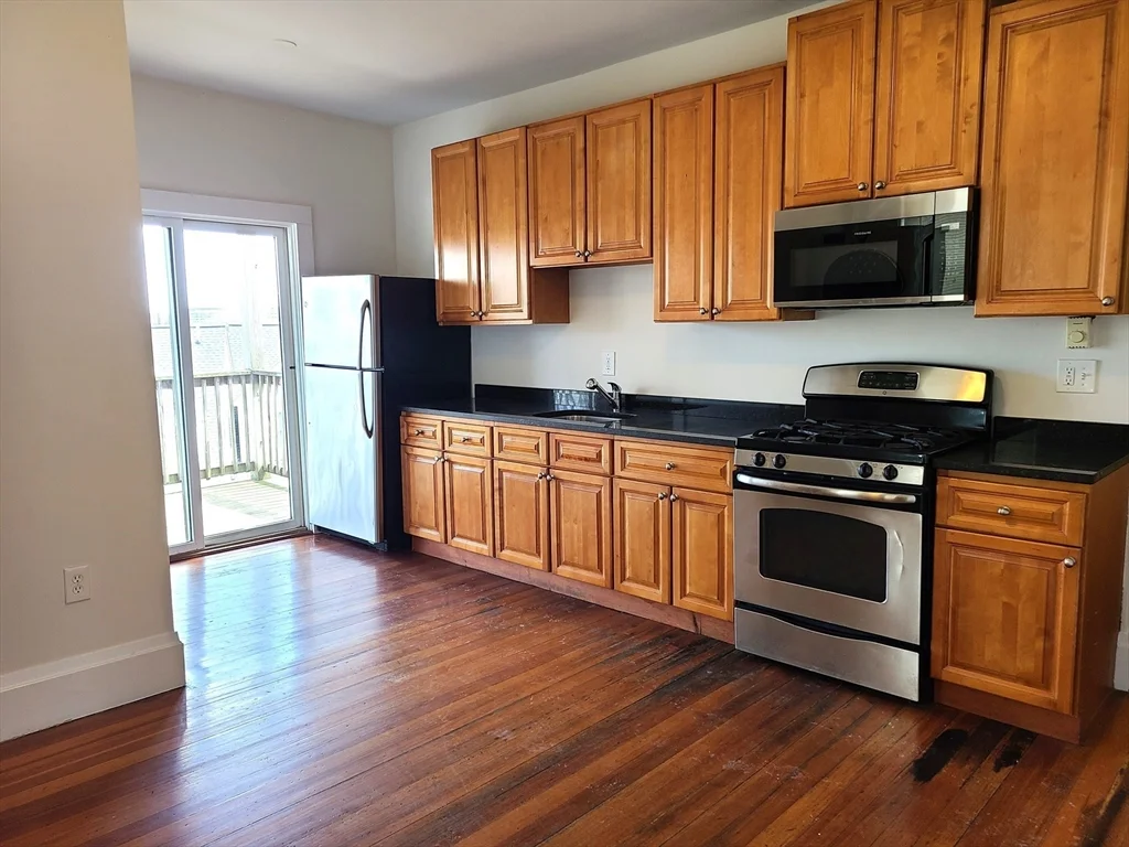 3 bed, 1 bath apartment for rent at 27 Buttonwood St Unit 1, Dorchester — photo 16 of 22