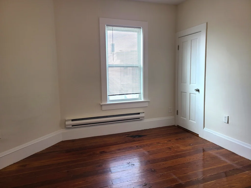 3 bed, 1 bath apartment for rent at 27 Buttonwood St Unit 1, Dorchester — photo 10 of 22