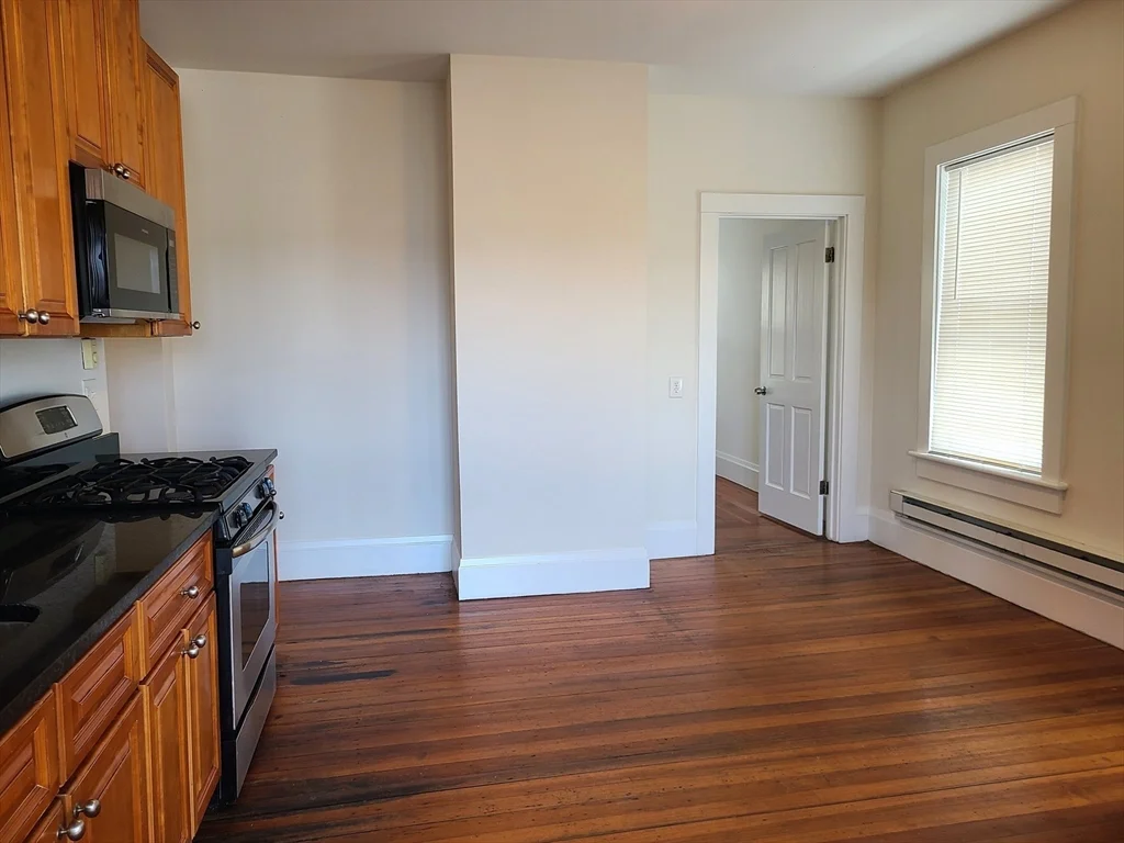 3 bed, 1 bath apartment for rent at 27 Buttonwood St Unit 3, Dorchester — photo 18 of 22