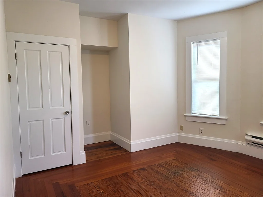 3 bed, 1 bath apartment for rent at 27 Buttonwood St Unit 3, Dorchester — photo 6 of 22