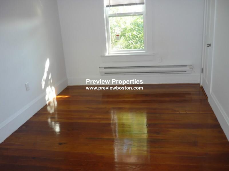 3 bed, 1 bath apartment for rent at 27 Buttonwood St Unit 3P, Dorchester — photo 9 of 10