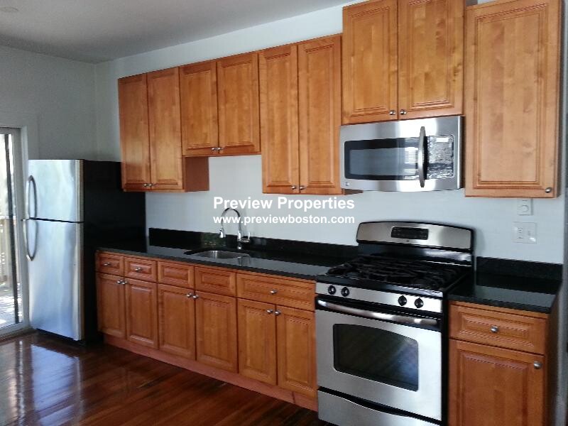 3 bed, 1 bath apartment for rent at 27 Buttonwood St Unit 3P, Dorchester — photo 1 of 10
