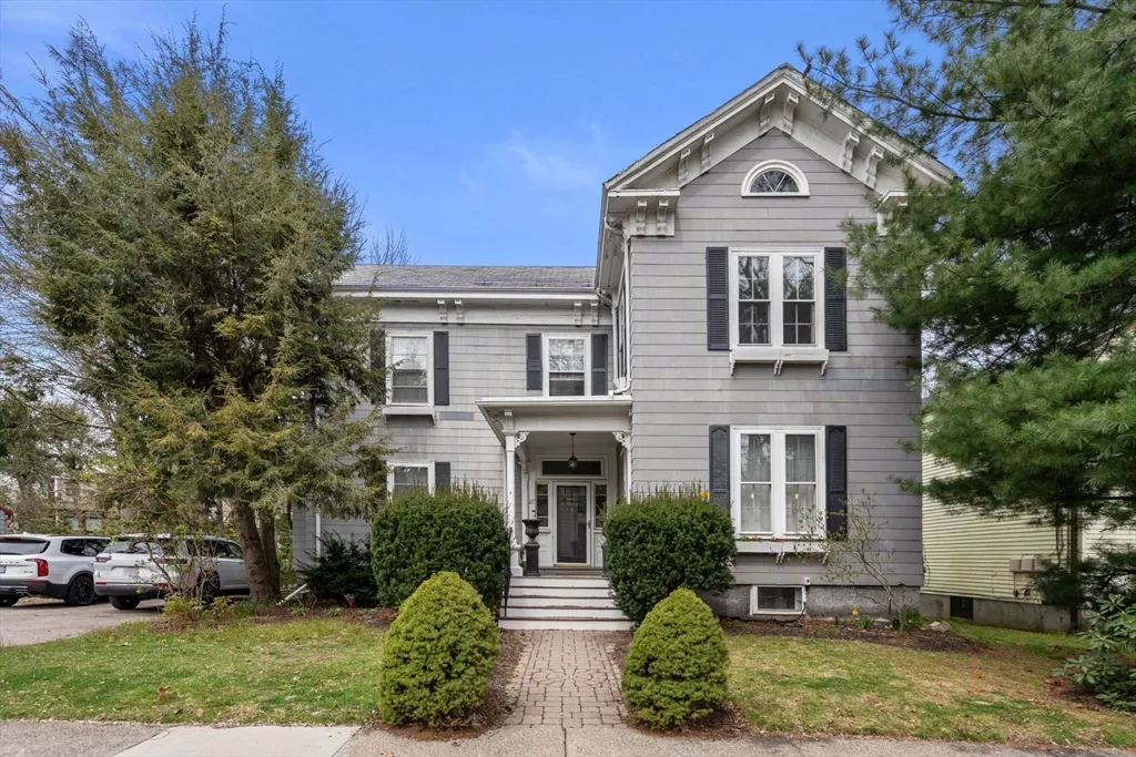 3 bed, 2 bath apartment for rent at 27 Champa St Unit 2, Newton — photo 1 of 16