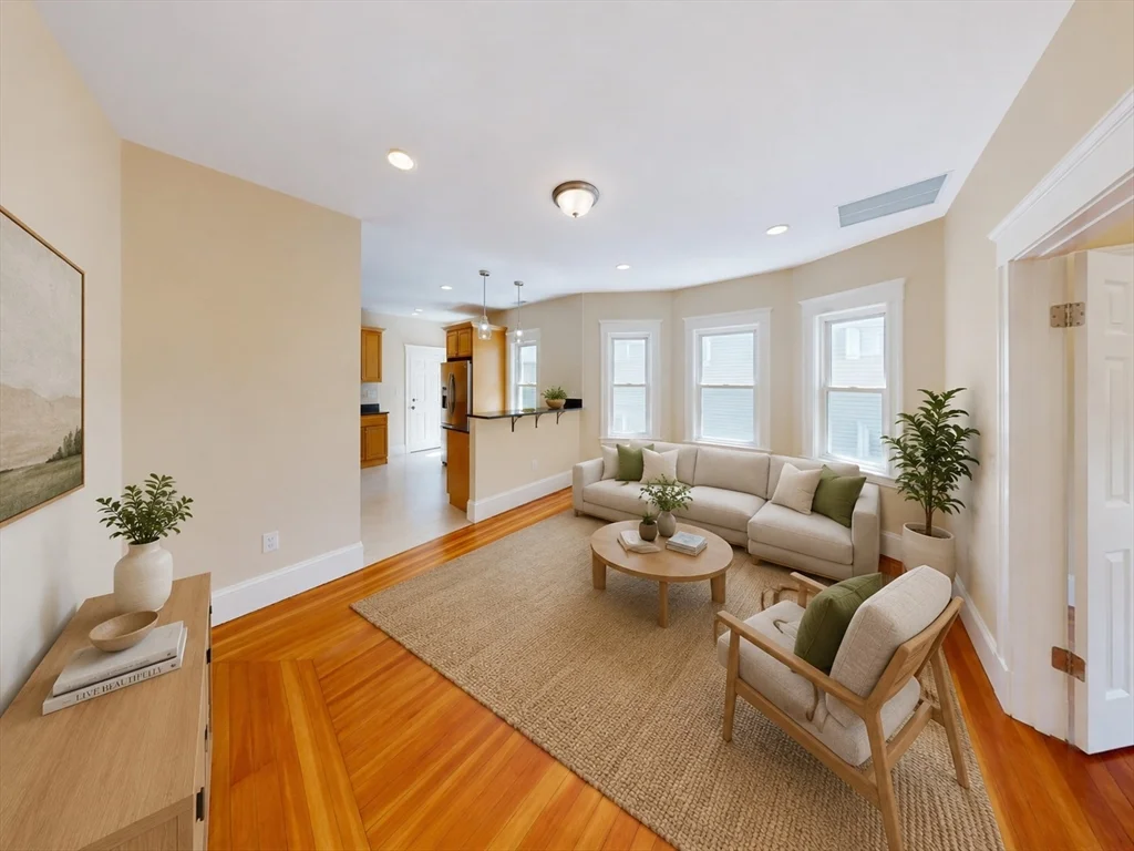 4 bed, 2 bath apartment for rent at 27 Champney St Unit 2, Brighton — photo 8 of 10