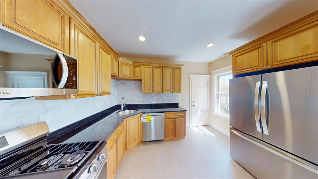4 bed, 2 bath apartment for rent at 27 Champney Unit 1, Brighton — photo 6 of 17