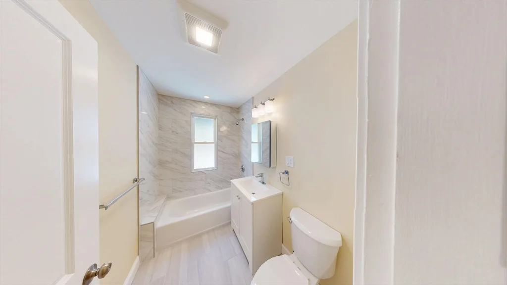 4 bed, 2 bath apartment for rent at 27 Champney Unit 1, Brighton — photo 11 of 17