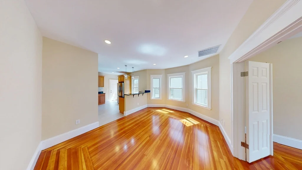 4 bed, 2 bath apartment for rent at 27 Champney Unit 1, Brighton — photo 3 of 17