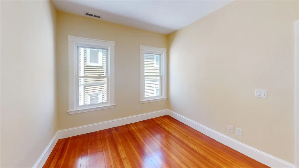 4 bed, 2 bath apartment for rent at 27 Champney Unit 1, Brighton — photo 15 of 17