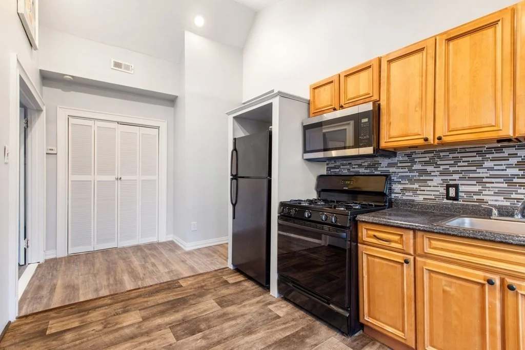 1 bed, 1 bath apartment for rent at 27 Cherry St Unit 27, Brockton