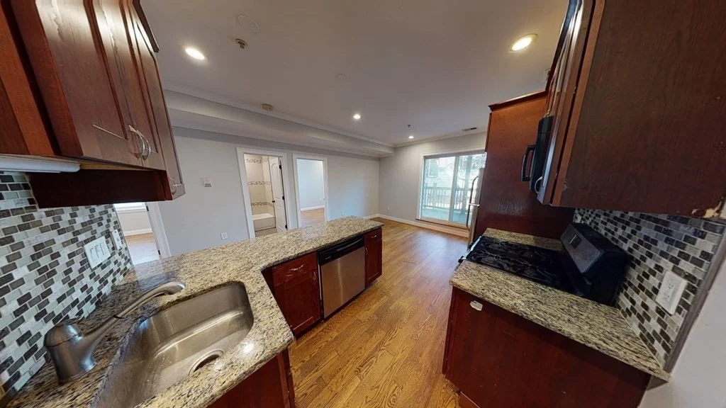 5 bed, 2 bath apartment for rent at 27 Chestnut Ave Unit 1, Jamaica Plain — photo 3 of 39