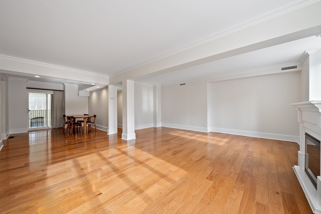 2 bed, 2 bath apartment for rent at 27 Chestnut St Unit 2A, Beacon Hill — photo 2 of 14