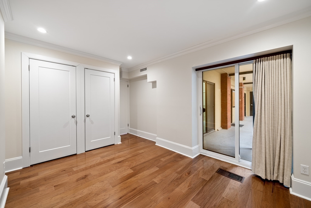 2 bed, 2 bath apartment for rent at 27 Chestnut St Unit 2A, Beacon Hill — photo 10 of 14