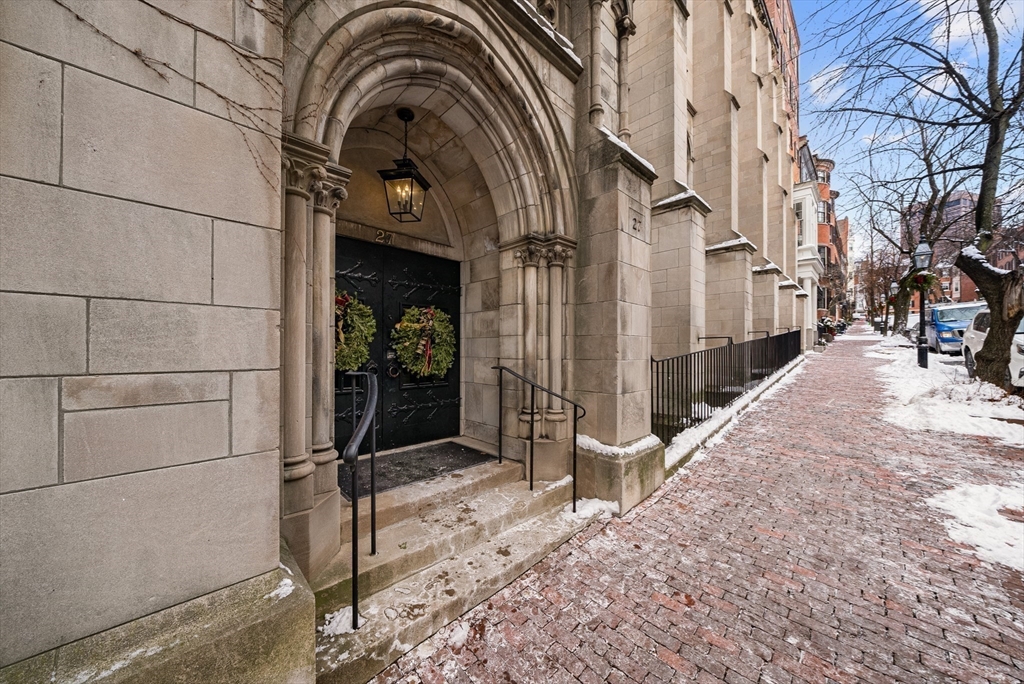 2 bed, 2 bath apartment for rent at 27 Chestnut St Unit 2A, Beacon Hill — photo 13 of 14
