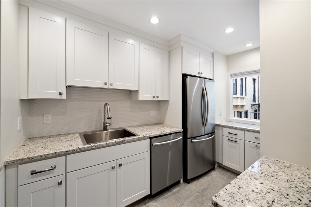 2 bed, 2 bath apartment for rent at 27 Chestnut St Unit 2A, Beacon Hill — photo 5 of 14