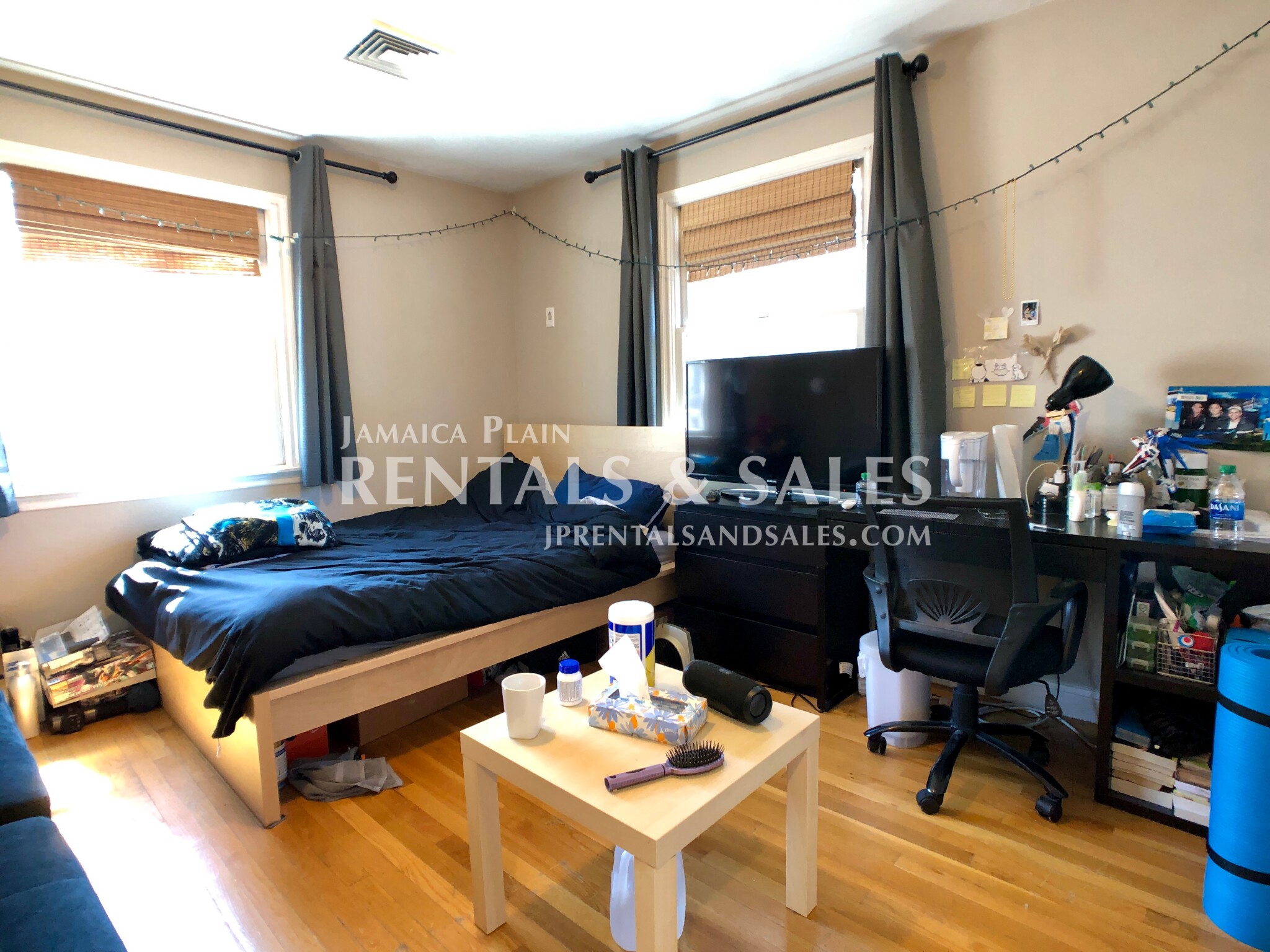 3 bed, 1.5 bath apartment for rent at 27 Clive St Unit A, Jamaica Plain — photo 18 of 19