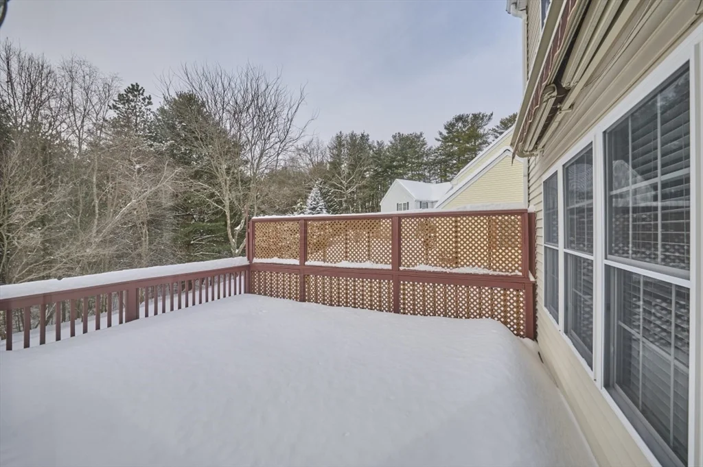 3 bed, 3 bath apartment for rent at 27 Cranberry Ln, Burlington — photo 30 of 39