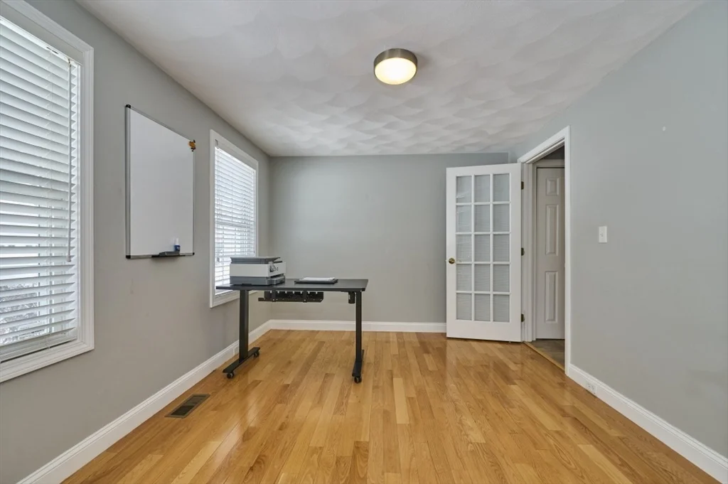 3 bed, 3 bath apartment for rent at 27 Cranberry Ln, Burlington — photo 13 of 39