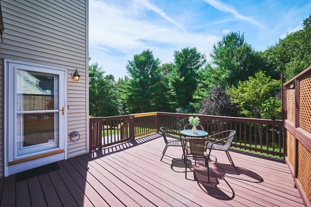 3 bed, 3 bath apartment for rent at 27 Cranberry Ln, Burlington — photo 32 of 39