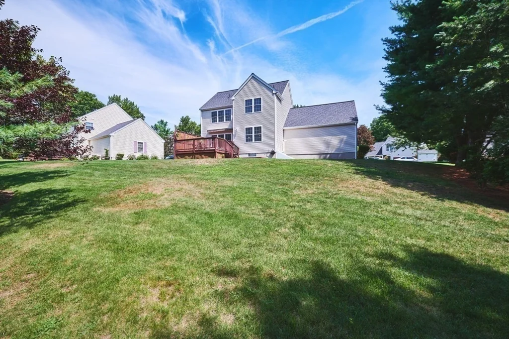 3 bed, 3 bath apartment for rent at 27 Cranberry Ln, Burlington — photo 33 of 39