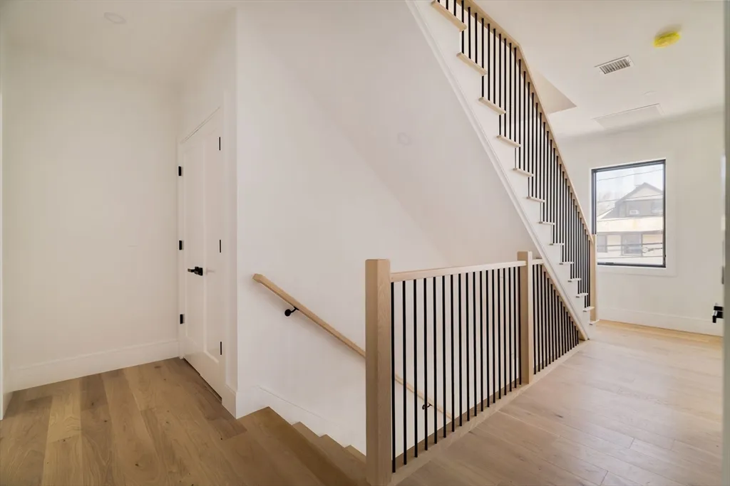 5 bed, 4+ bath apartment for rent at 27 Cross St Unit 27, Newton — photo 23 of 40