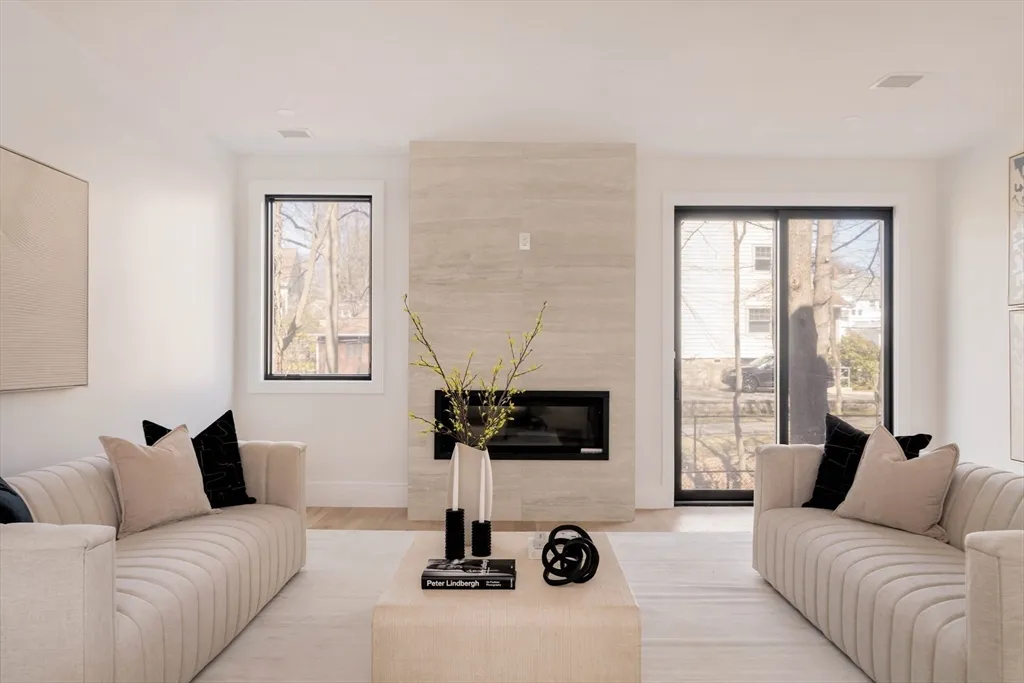 5 bed, 4+ bath apartment for rent at 27 Cross St Unit 27, Newton — photo 17 of 40