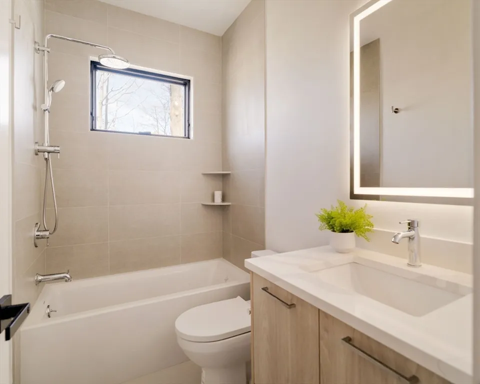 5 bed, 4+ bath apartment for rent at 27 Cross St Unit 27, Newton — photo 32 of 40