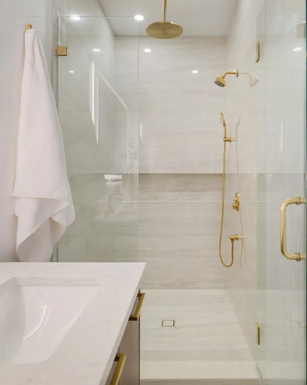 5 bed, 4+ bath apartment for rent at 27 Cross St Unit 27, Newton — photo 29 of 40