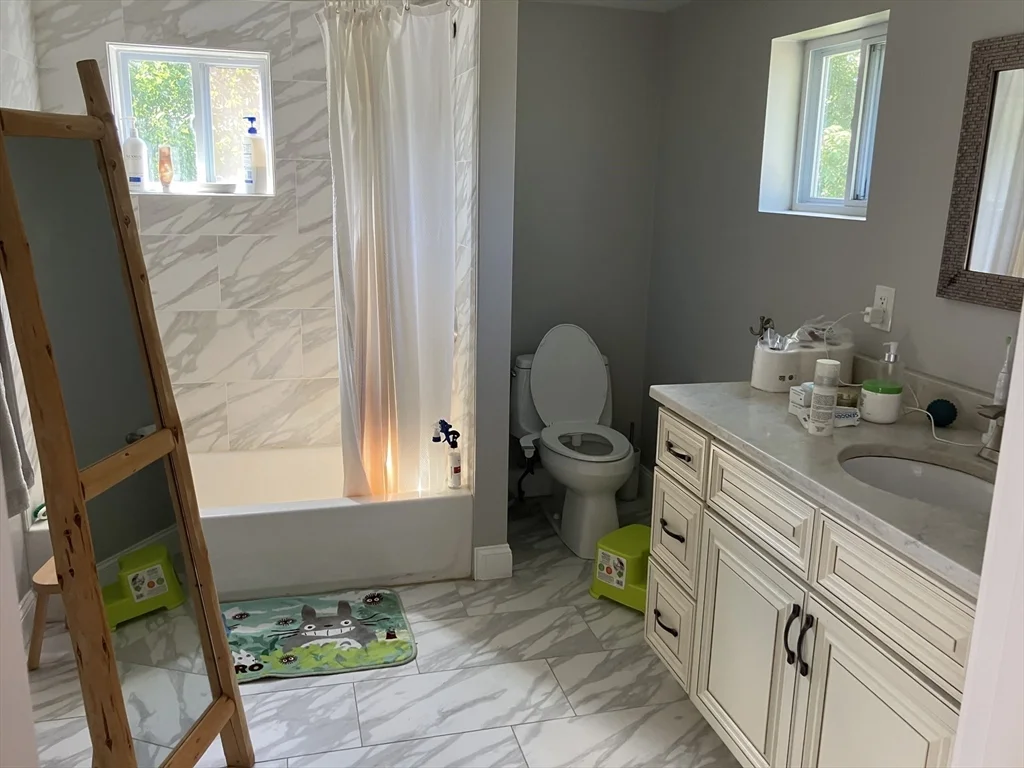 3 bed, 2 bath apartment for rent at 27 Cummings St Unit 2, Medford — photo 11 of 18