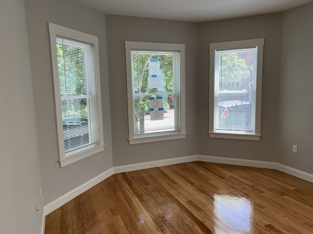 4 bed, 2 bath apartment for rent at 27 Dana St Unit 1, Mid Cambridge — photo 2 of 19