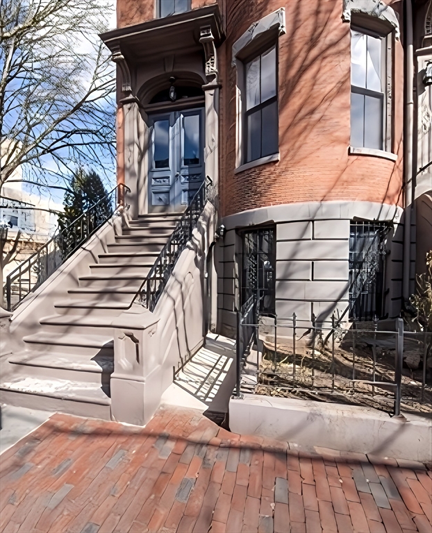 1 bed, 1 bath apartment for rent at 27 Dartmouth St Unit 4, South End — photo 1 of 5