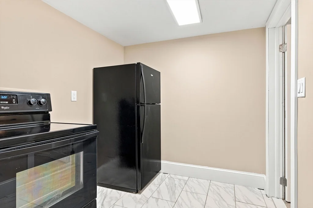 1 bed, 1 bath apartment for rent at 27 Davis Ave Unit B1, Wrentham — photo 8 of 17