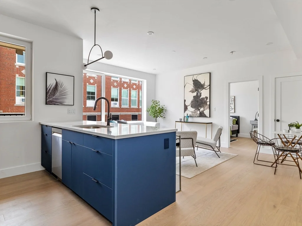 2 bed, 1 bath apartment for rent at 27 Dixwell Unit 11, Jamaica Plain — photo 3 of 24