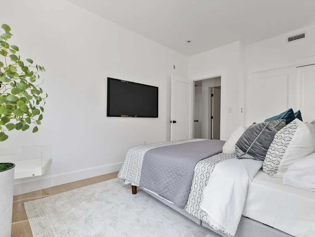 2 bed, 1 bath apartment for rent at 27 Dixwell Unit 11, Jamaica Plain — photo 14 of 24