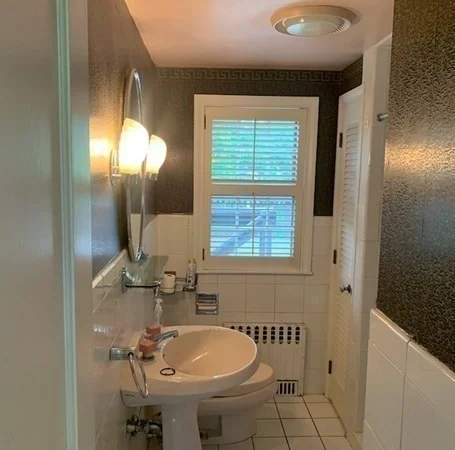 5 bed, 2 bath apartment for rent at 27 Dorset Rd Unit N/A, Belmont — photo 15 of 22