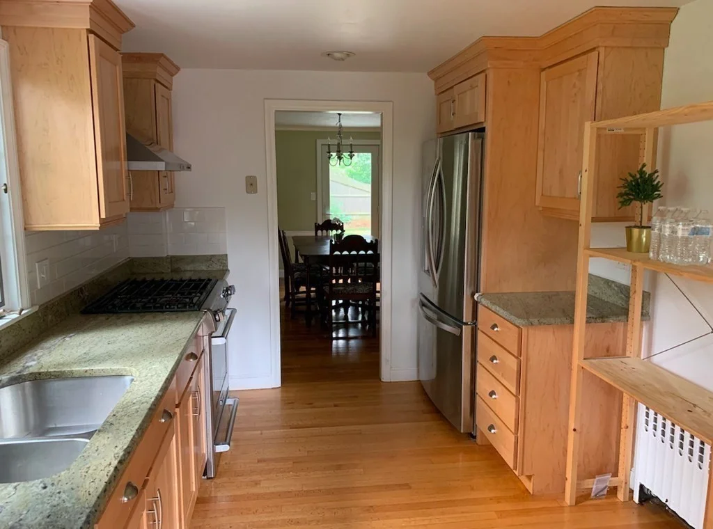 5 bed, 2 bath apartment for rent at 27 Dorset Rd Unit N/A, Belmont — photo 3 of 22