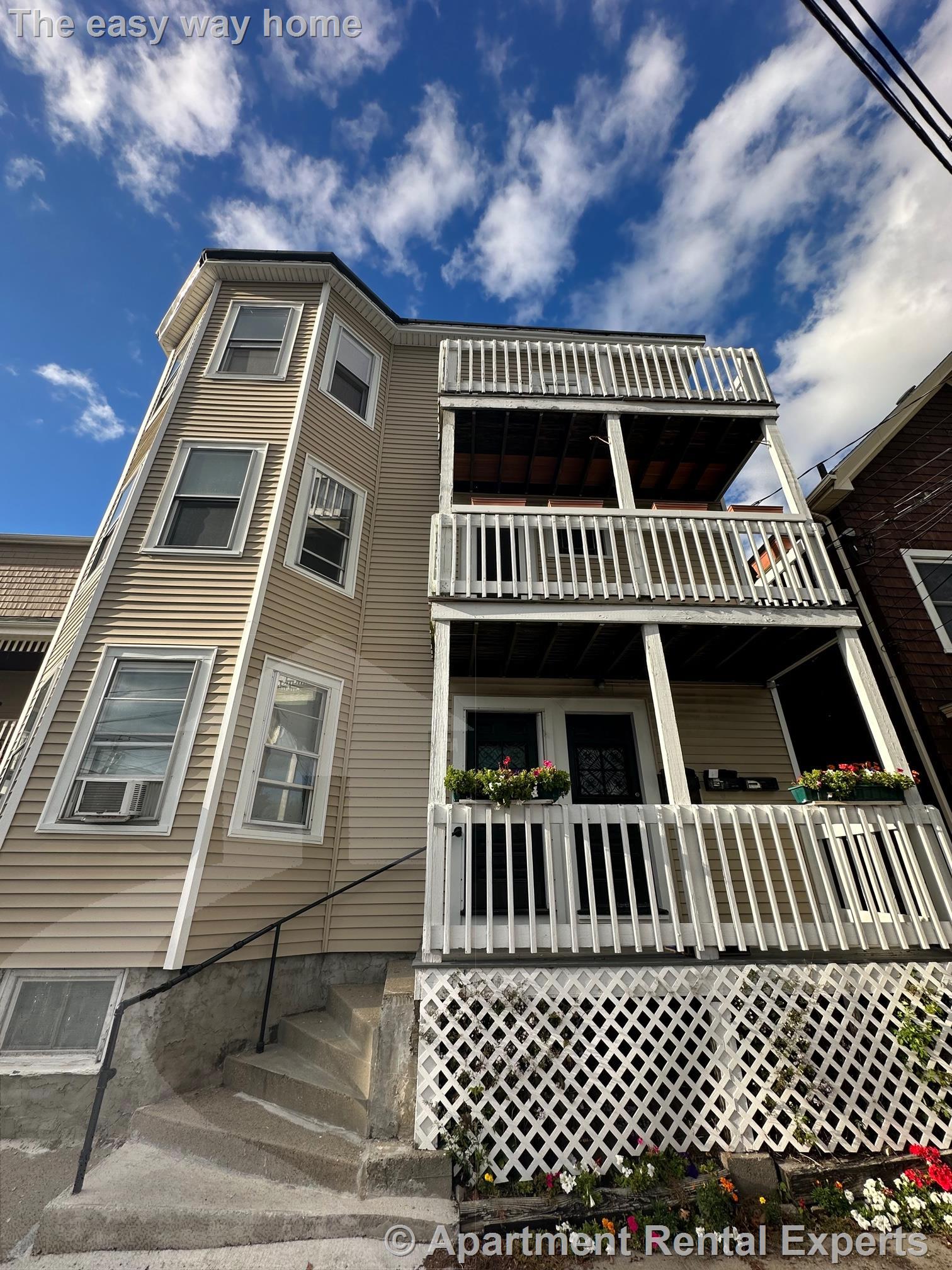 3 bed, 1 bath apartment for rent at 27 Durham St Unit 2, Inman Square
