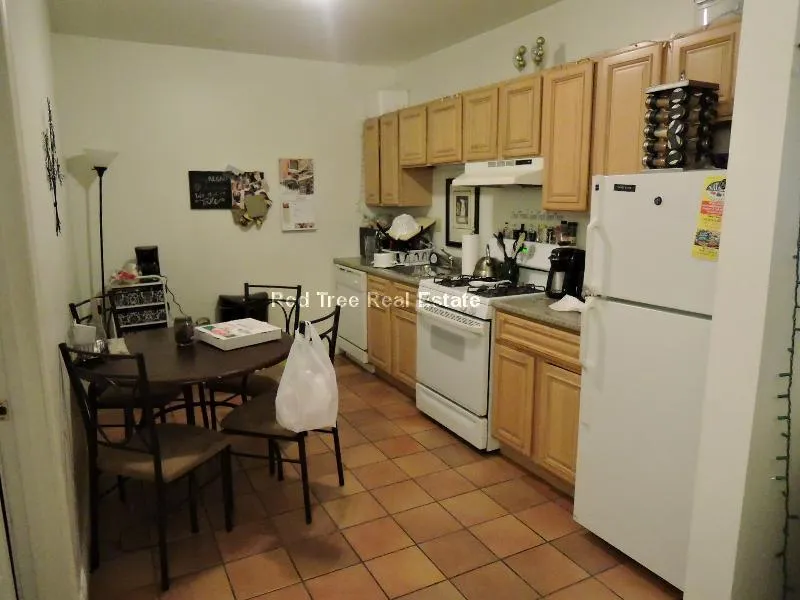 4 bed, 2 bath apartment for rent at 27 Egremont Rd Unit 2, Brighton — photo 3 of 14
