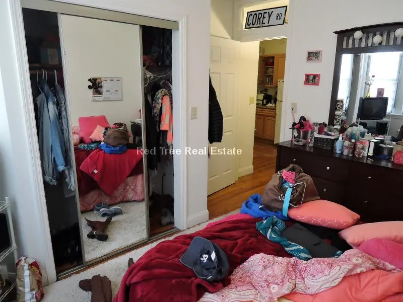 4 bed, 2 bath apartment for rent at 27 Egremont Rd Unit 2, Brighton — photo 5 of 14