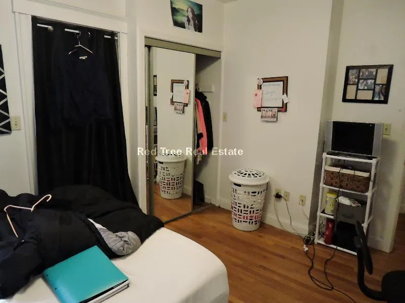 4 bed, 2 bath apartment for rent at 27 Egremont Rd Unit 2, Brighton — photo 7 of 14
