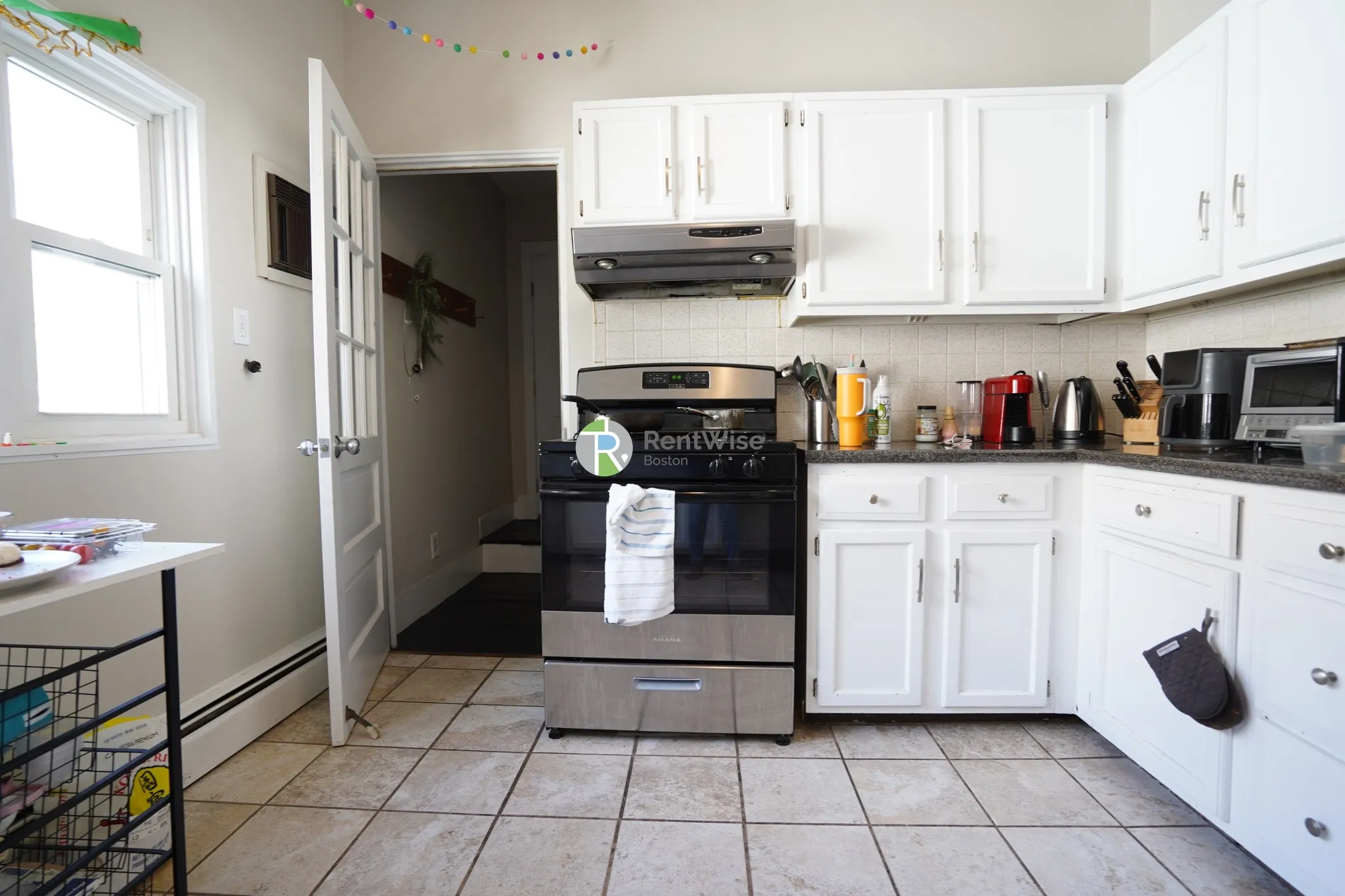 5 bed, 2 bath apartment for rent at 27 Emery St Unit 2, Medford — photo 7 of 25
