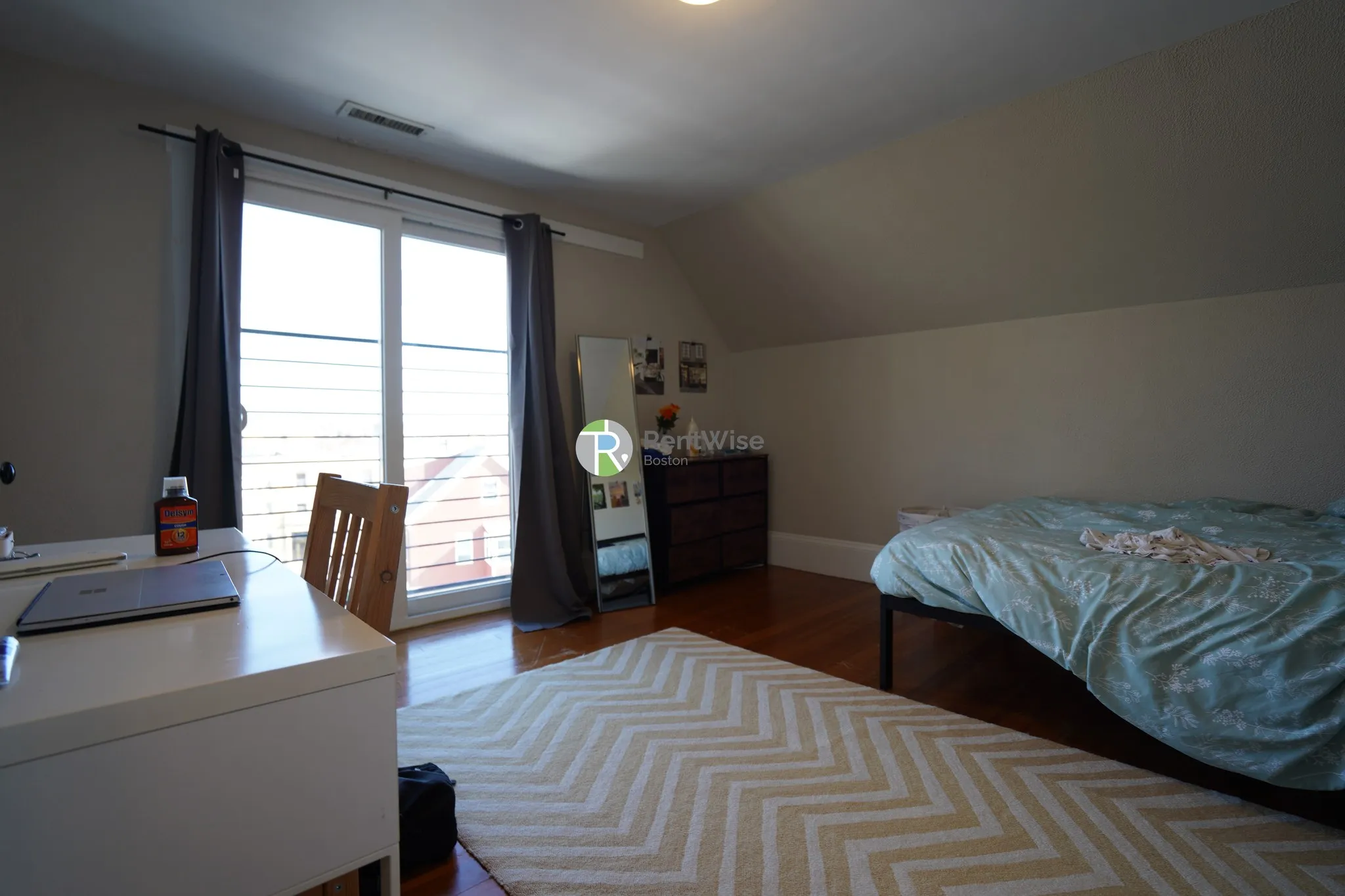 5 bed, 2 bath apartment for rent at 27 Emery St Unit 2, Medford — photo 16 of 25
