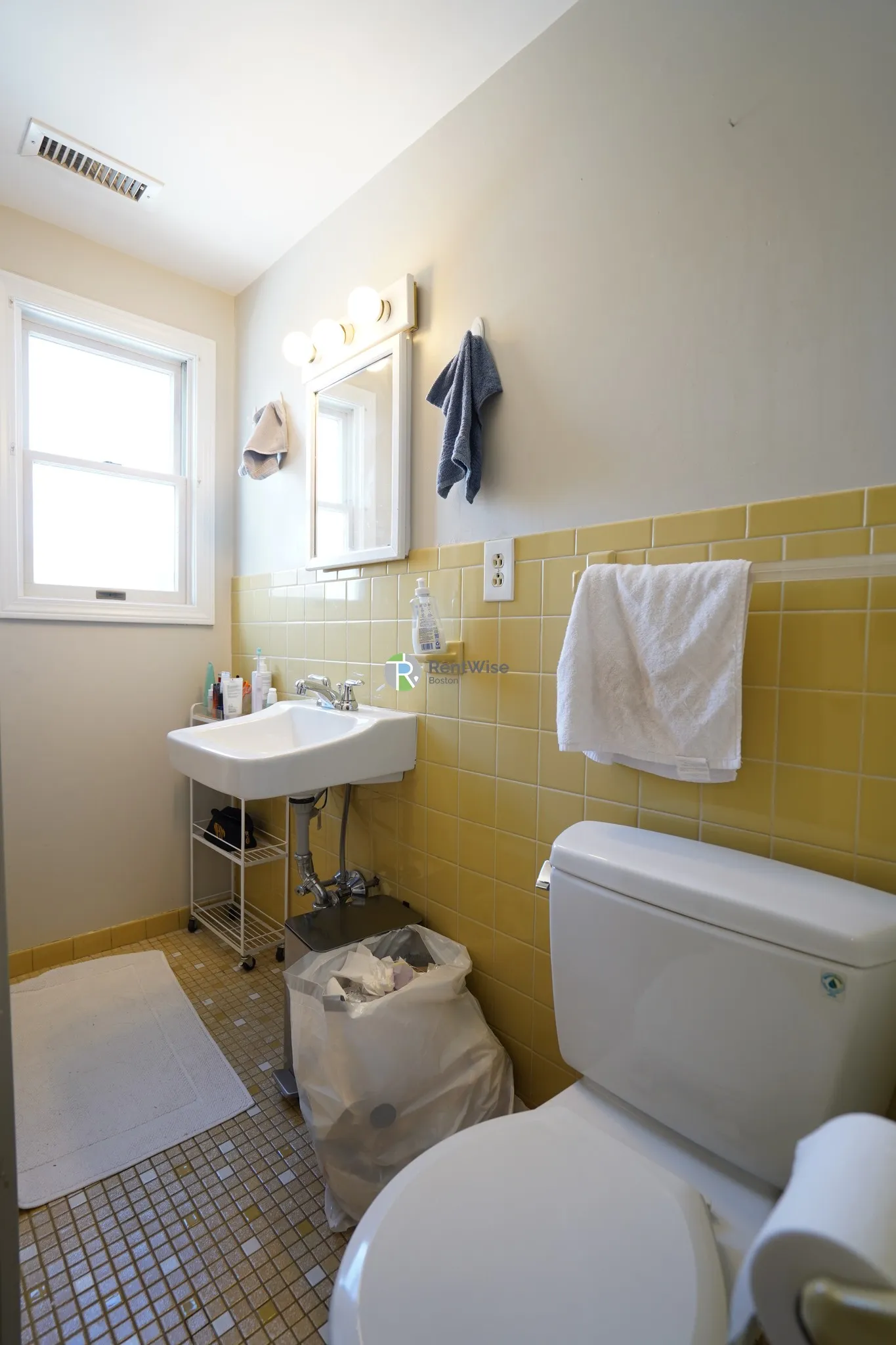 5 bed, 2 bath apartment for rent at 27 Emery St Unit 2, Medford — photo 19 of 25